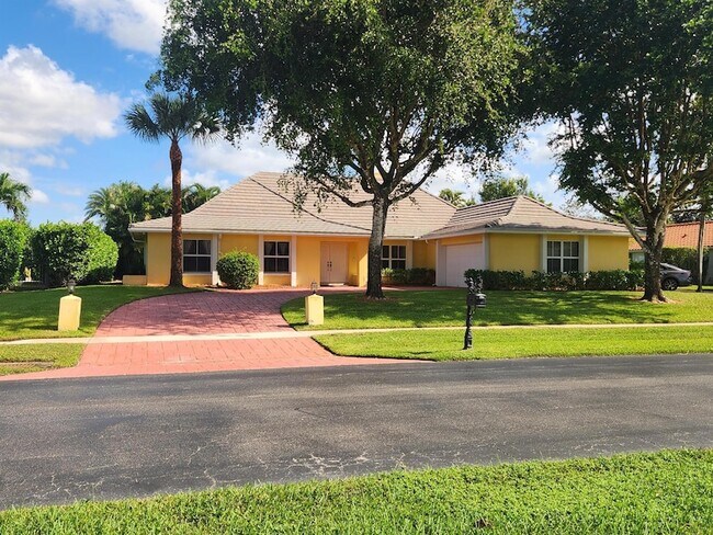 Foto del edificio - 2099 Greenview Cove Dr
