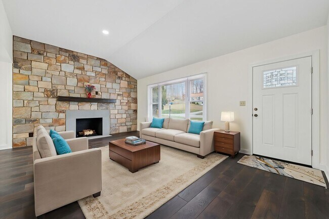 Foto del edificio - Available Now, A Beautiful 3B/1B Rancher I...