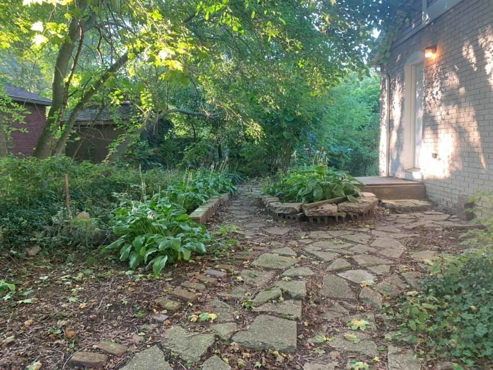 2203 Mt Olivet Rd Unit 1, Kalamazoo, MI 49004 Apartment for Rent in Kalamazoo, MI