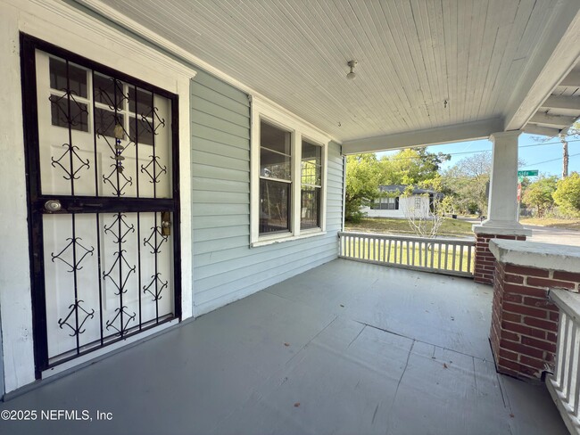Building Photo - 6624 Avalon St