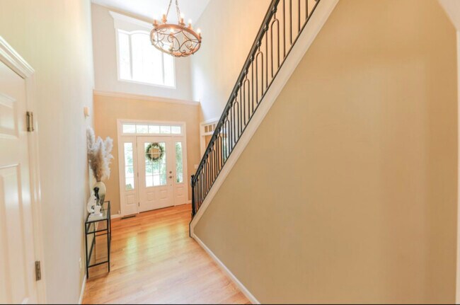 Building Photo - 2 Blackstone Ct