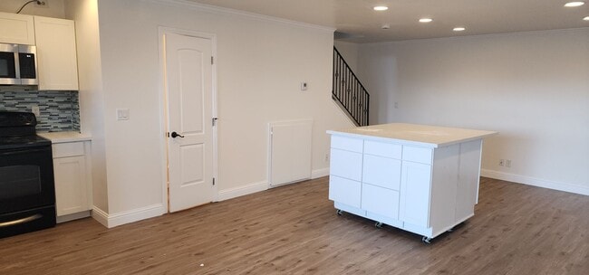 Building Photo - 400 Buckeye Terrace