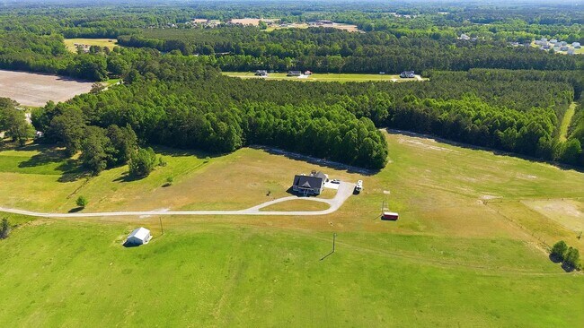 Foto del edificio - Quiet Country Living on 6+ Acres Between Rocky Mount and Wilson