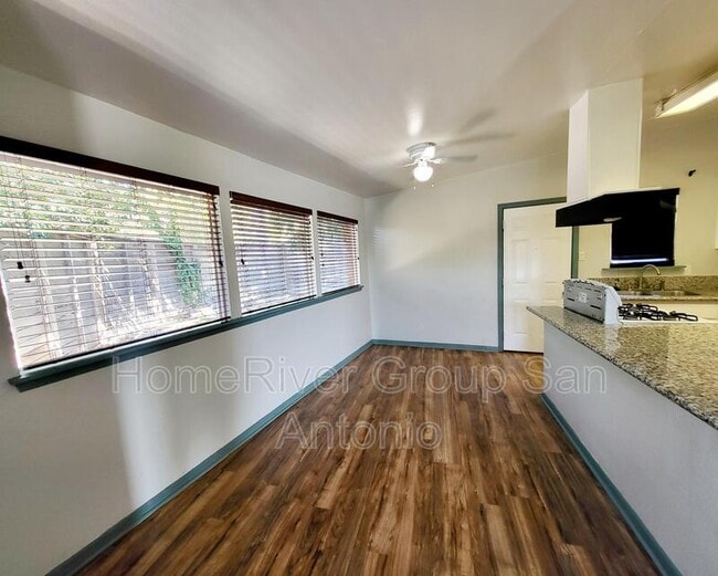 Building Photo - 103 E Skyview Dr