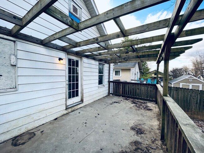 Foto del edificio - Available August 1st 2024