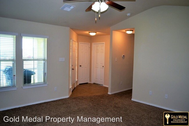 Foto del edificio - 3 br, 2 bath House - 5103 Mohawk Dr.