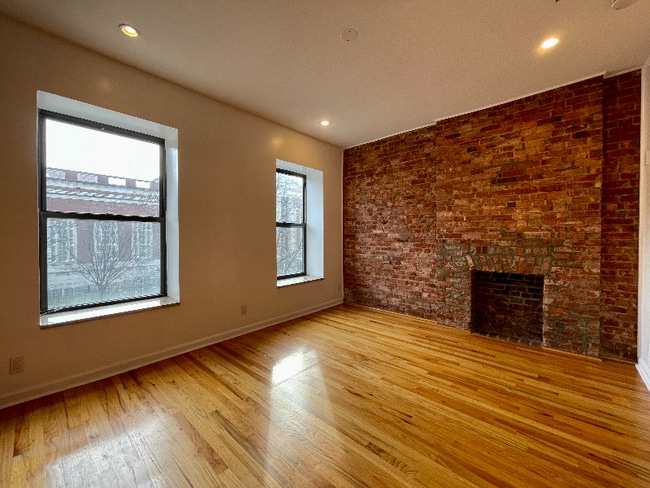 Building Photo - 289 Pleasant Ave