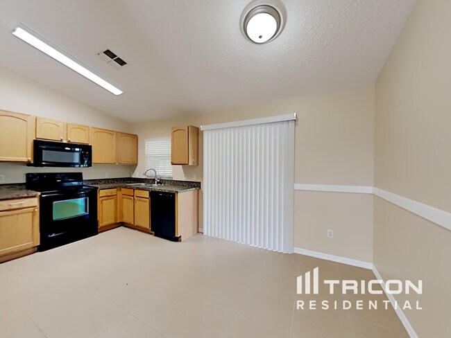 Building Photo - 1583 Naples Cir
