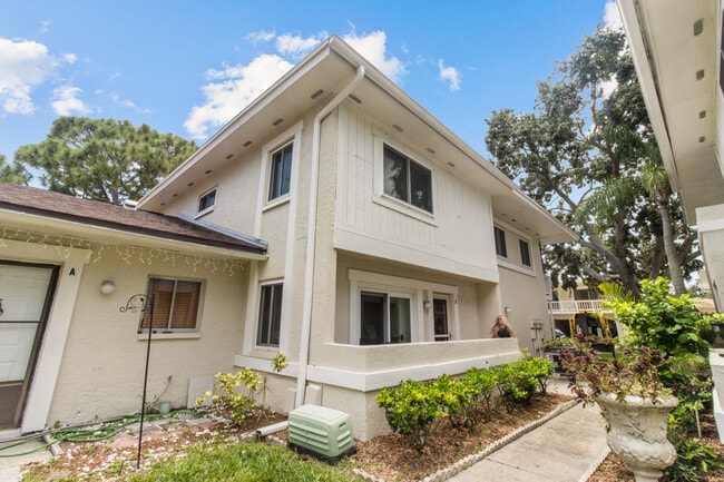 Building Photo - 2945 Bough Ave