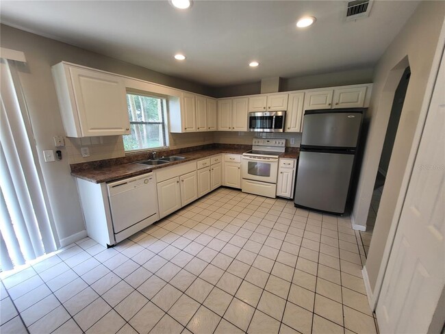 Building Photo - 5406 Britan Dr
