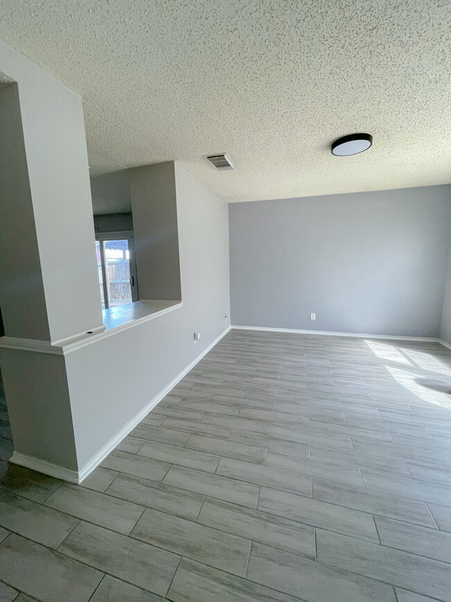 Building Photo - 6839 Flatstone Pass