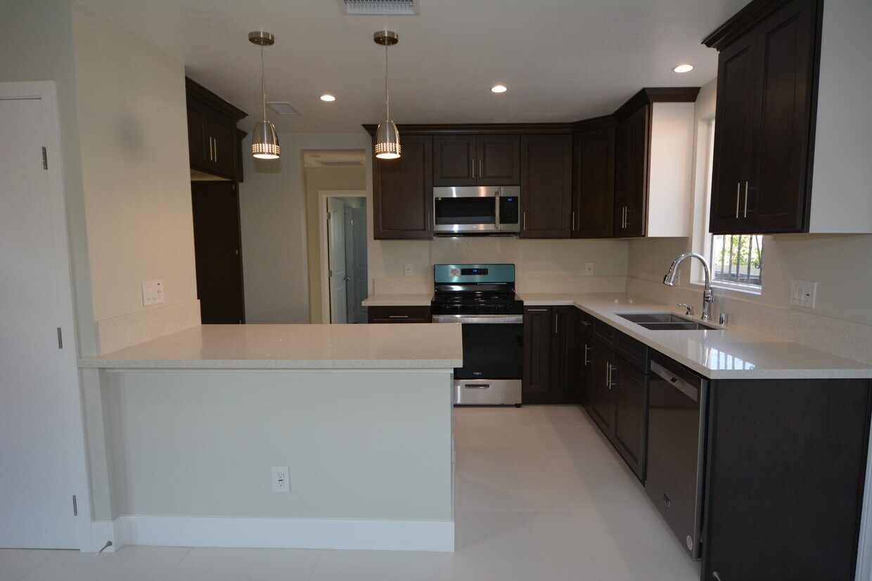 Foto principal - 4137 W 160th St