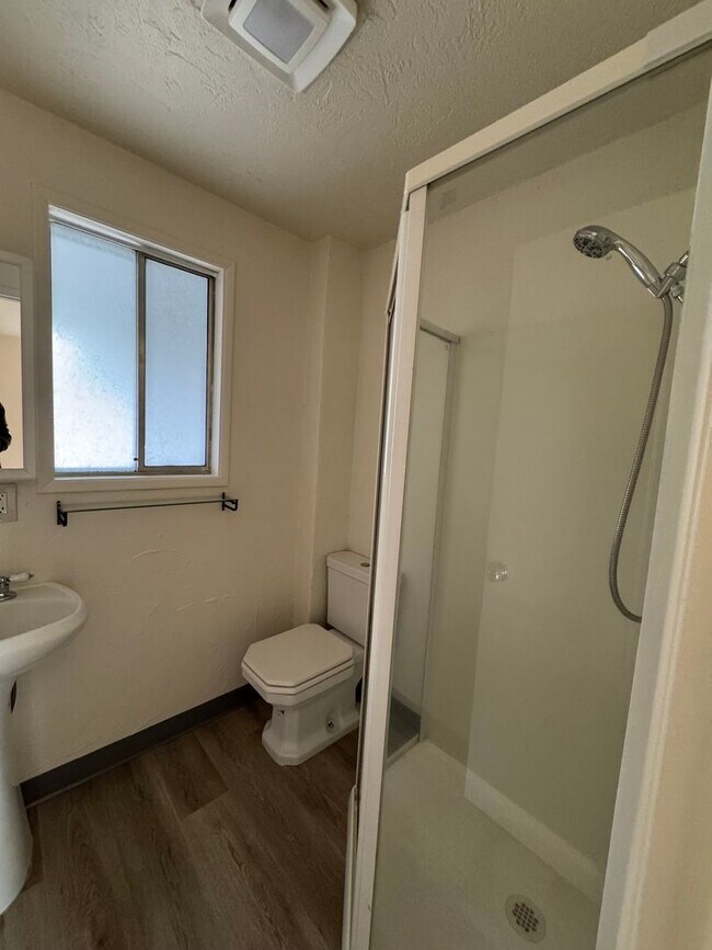 Foto del edificio - 3 Bedroom, 2 Bath Single Family Home in Cal Young/Gilham Neighborhood