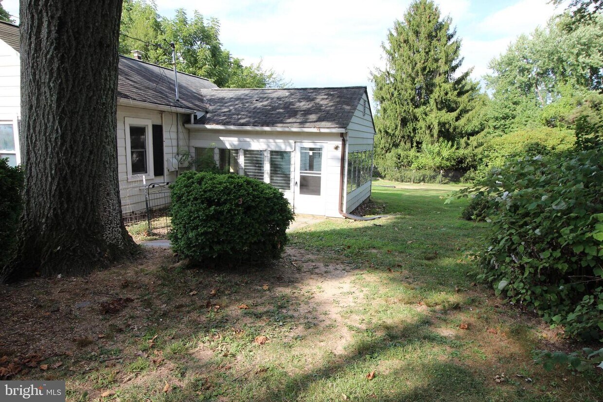 Primary Photo - 161 New Rd