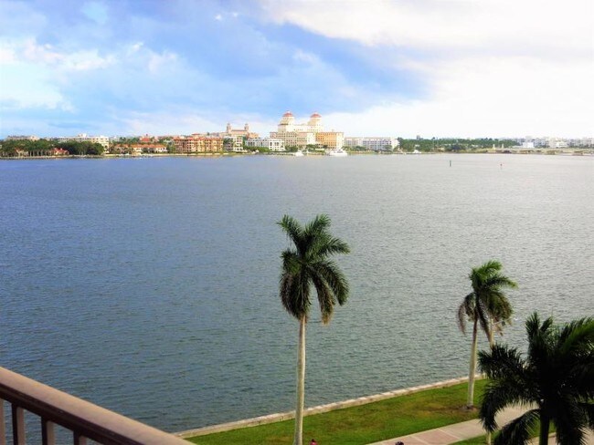 Foto del edificio - 1801 N Flagler Drive 837