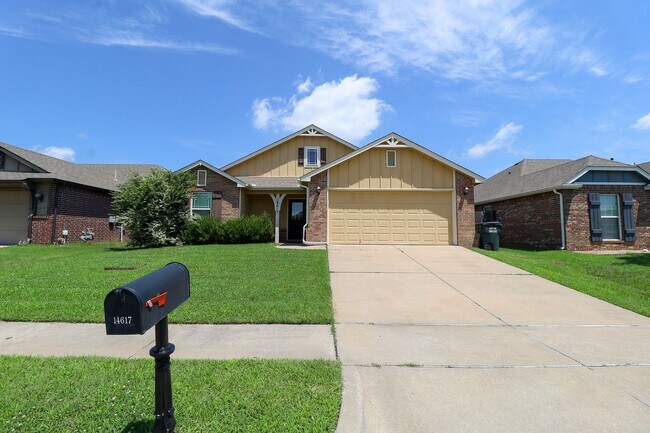 Building Photo - 3 Bed / 2 Bath in Owasso!
