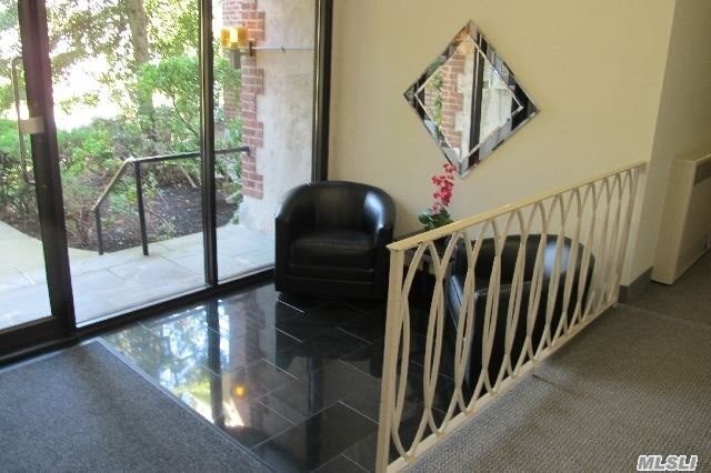 Foto del edificio - 14 Stoner Ave