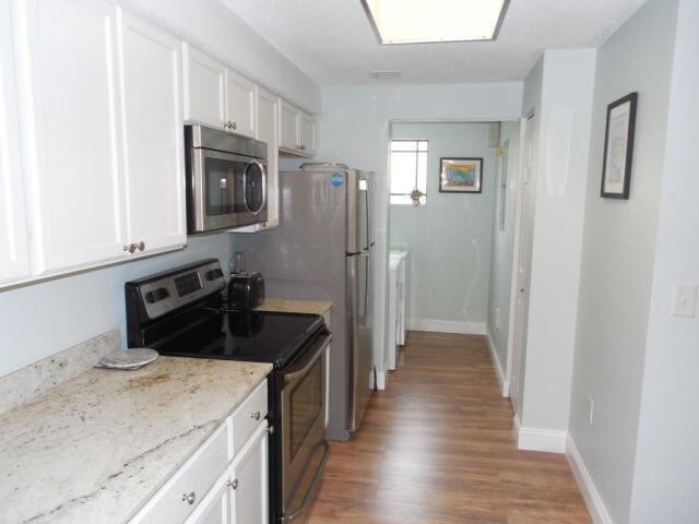 Building Photo - 3022 Alcazar Pl
