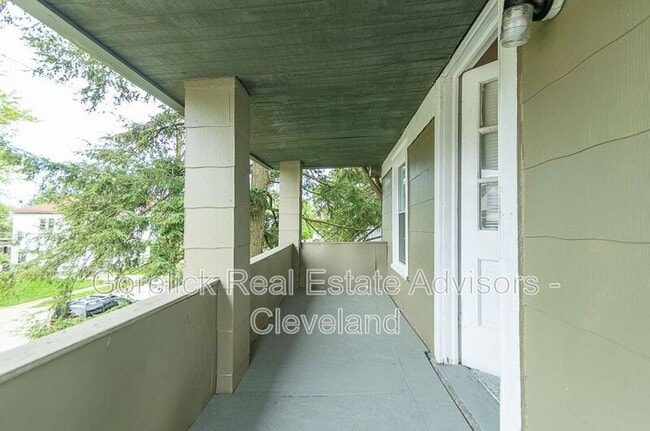 Building Photo - 2841 E 127th St