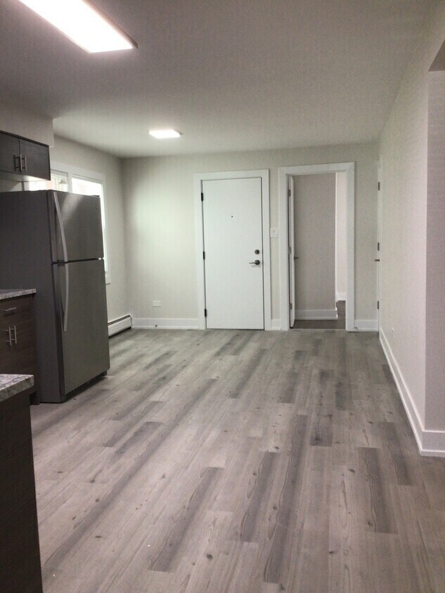 Foto del edificio - 3720-1 Ridgeland Ave