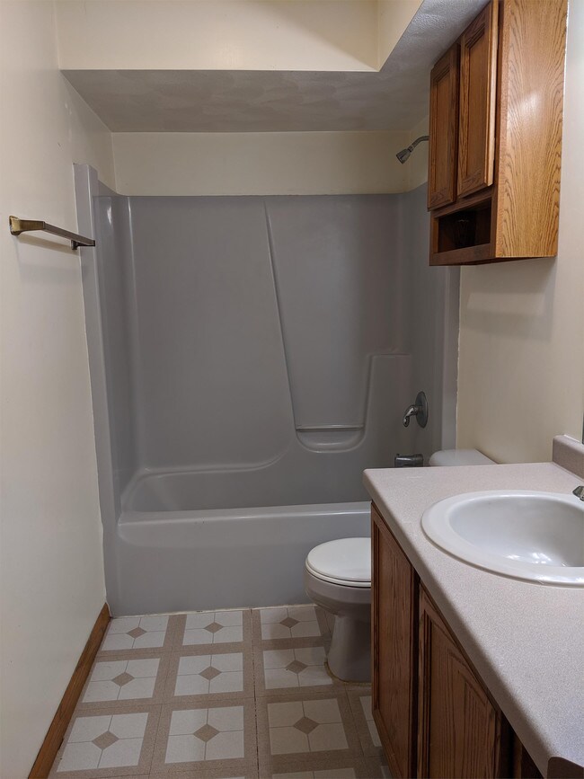 Building Photo - 5189 Cheney Dr