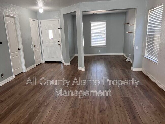 Foto del edificio - 7431 Cedar Farm