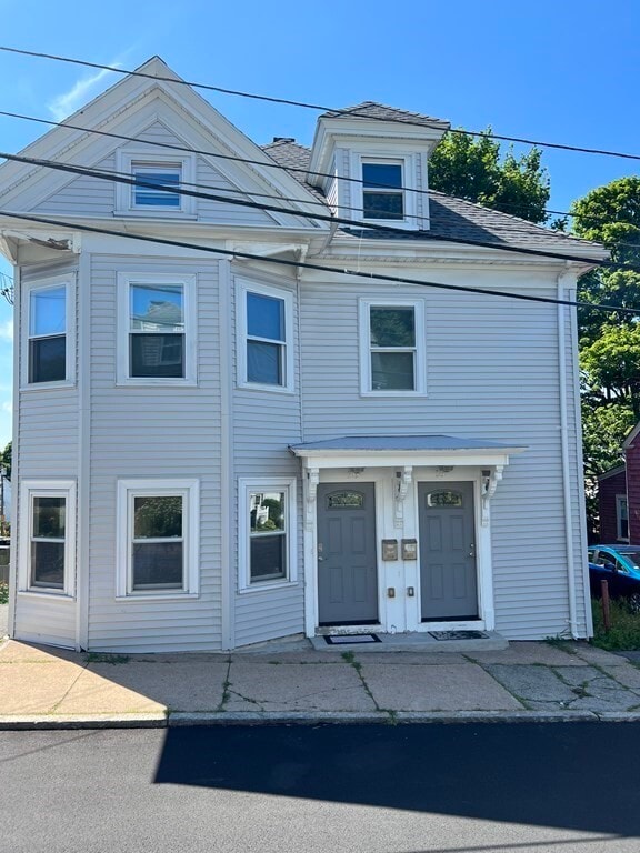 1820 Ord St Unit 2, Salem, MA 01970 Room for Rent in Salem, MA