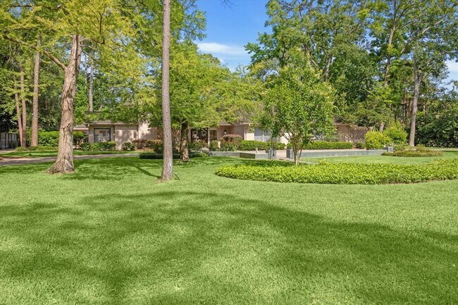 Foto del edificio - 614 Saddlewood Ln