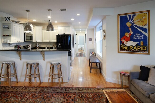 Foto del edificio - 127 Cottage St