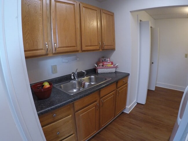 Photo - 3001 Kossuth St Apartment