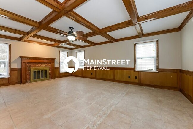 Foto del edificio - 3 Bedroom Pet-Friendly Home in LEES SUMMIT...