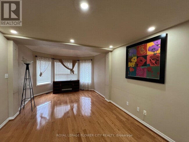 Building Photo - 7279 Village Walk