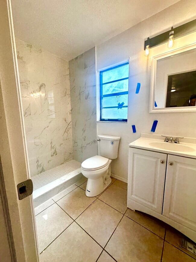 Foto del edificio - 9902 N Hyacinth Ave