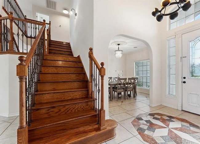 Building Photo - Beautiful 4BR / 3.5BA Home with Garage, Patio & Premium Features