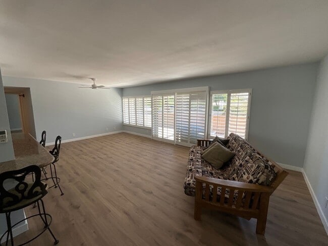 Building Photo - 1702 Capri Cir