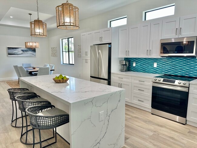 Foto del edificio - 685 107th Ave N