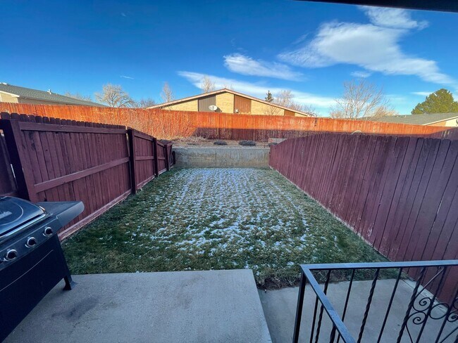 Building Photo - Great Golden Location for 2-Bed, 1.5 Bath Condo with 2-Off Street Parking Spaces - Private Yard!