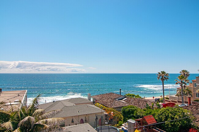 Foto del edificio - Gorgeous ocean view home at Windansea Beach!