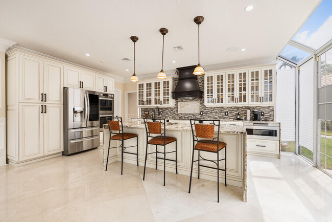 Foto del edificio - 21273 Harrow Ct