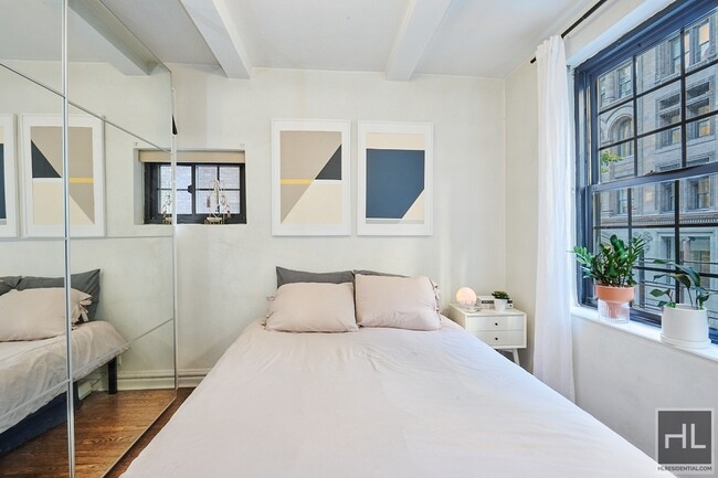 Foto del edificio - 102 EAST 22 STREET, #4B