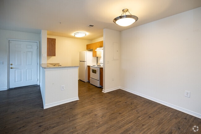 1BR,1BA-701SF-Dining room /Kitchen - Mission Pointe