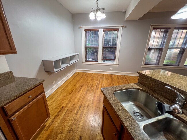 Foto del edificio - 219 N Oak Park Ave