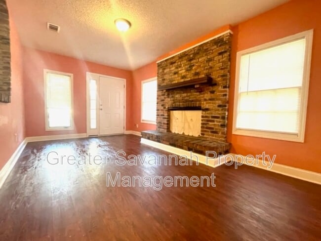 Foto del edificio - 320 Chatham Villa Dr