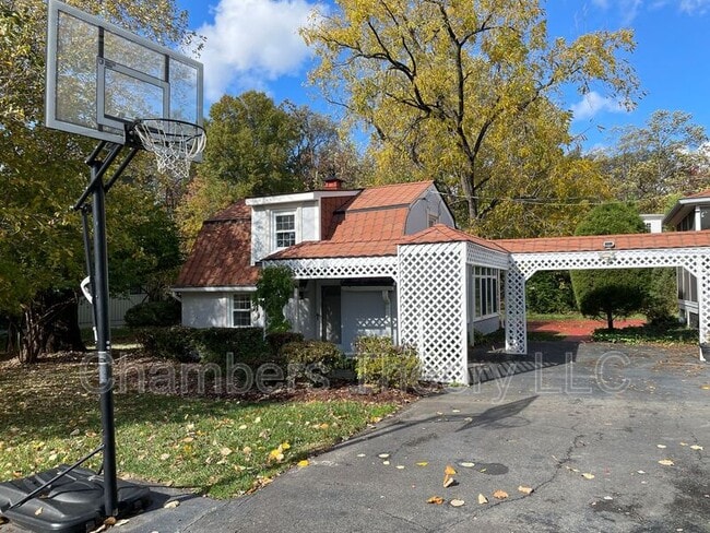 Foto del edificio - 10130 Blake Ln