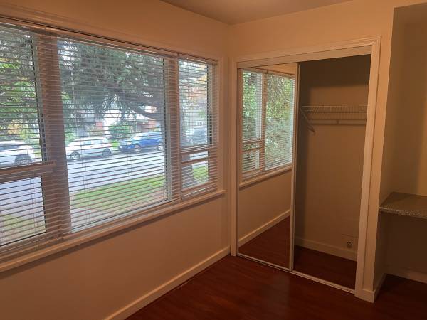 Photo du bâtiment - 1055 W 10th Ave