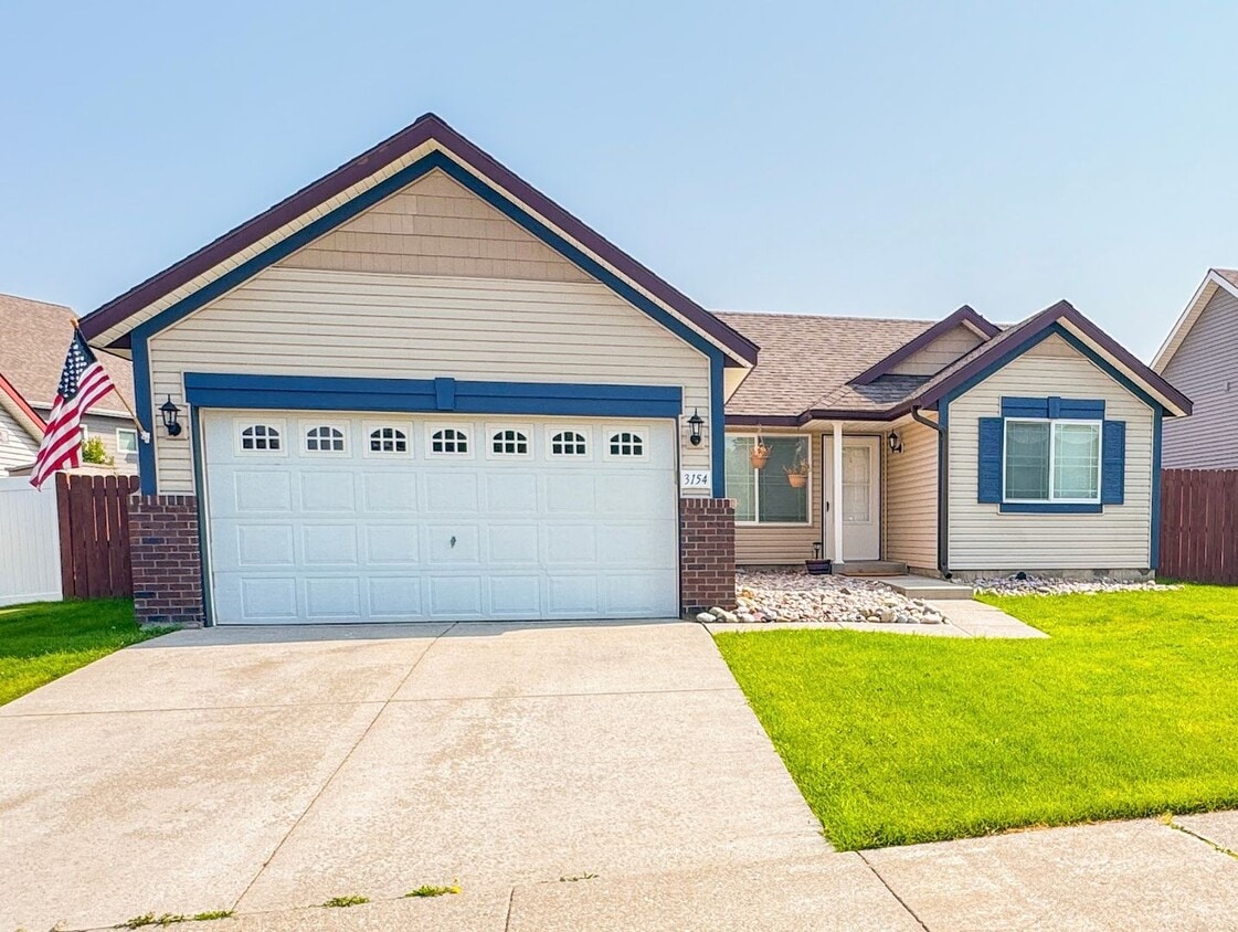 Primary Photo - Amazing single level Rancher in Post Falls