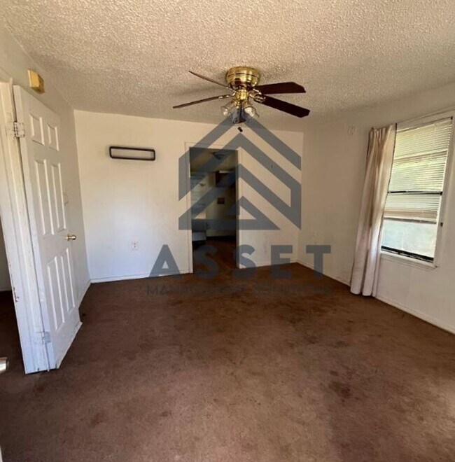 Foto del edificio - 1 Bedroom Section 8 Home!!