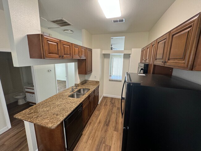 Foto del edificio - 718 Lucaya Dr