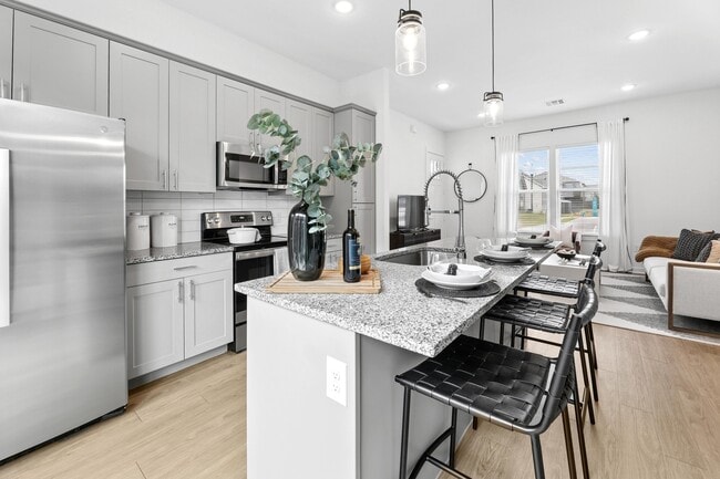 Building Photo - Avendale at The Colony