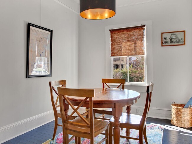 Foto del edificio - 1512 Barnard St